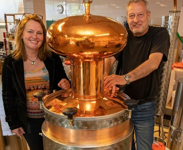 un-BEE-lievable Distillers Tour