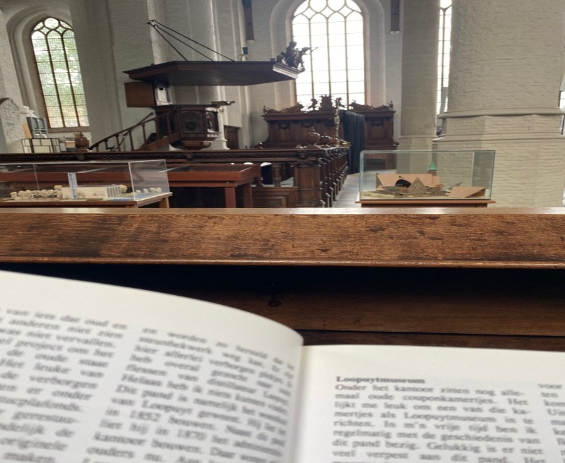Leeslounge – StilLeesAvonden in de Grote Kerk
