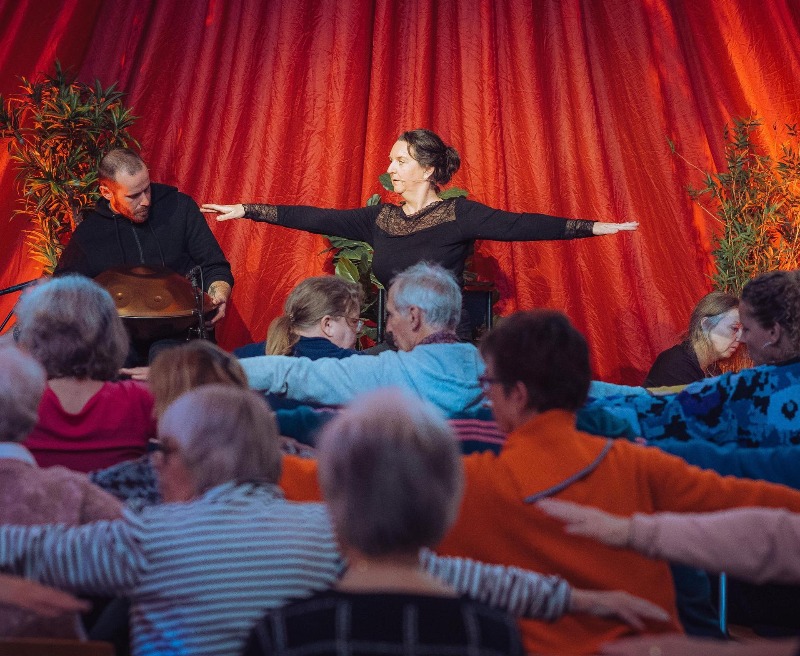 Stilte aan de Schie | stoel yoga